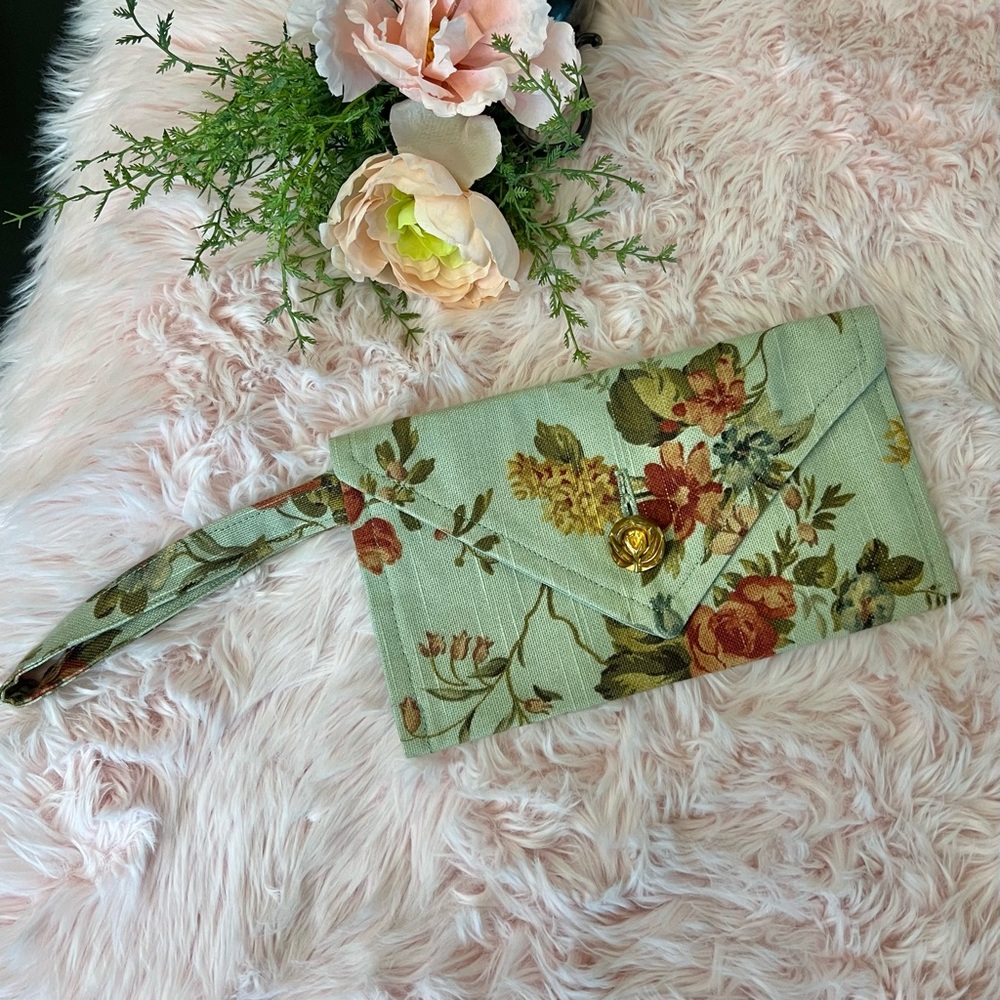 Handmade Vintage Floral‎ Blue Colorful Rose Button Floral Wallet Clutch